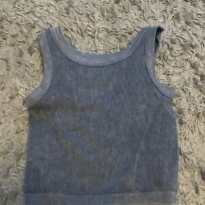 Woman’s s grey tank
